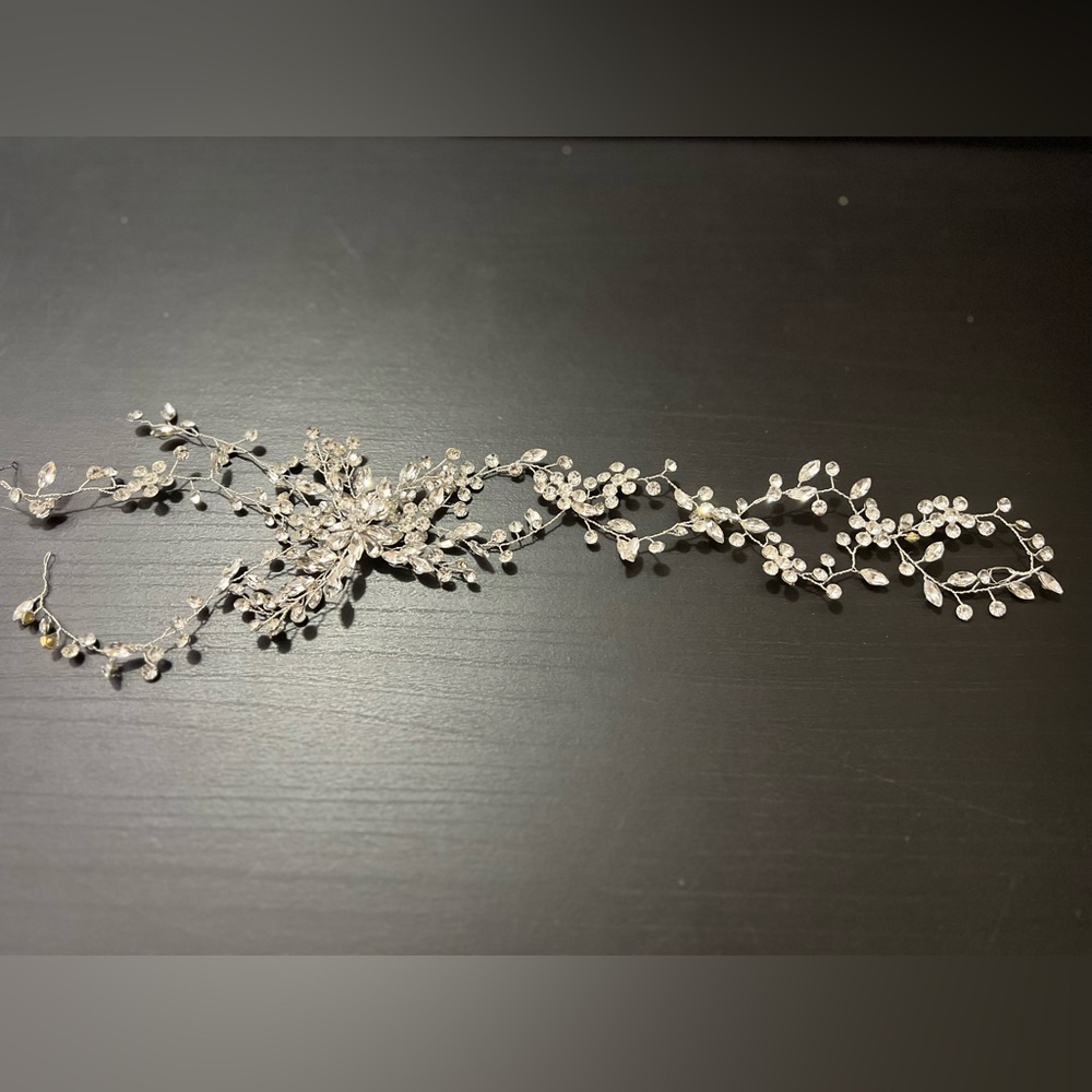 Bridal Elegant Silver Floral Hair Accessory